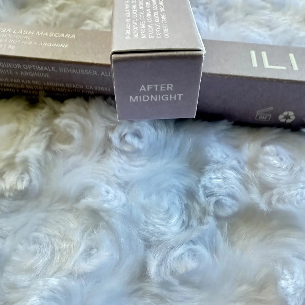 ILIA Limitless Lash Mascara in Midnight.